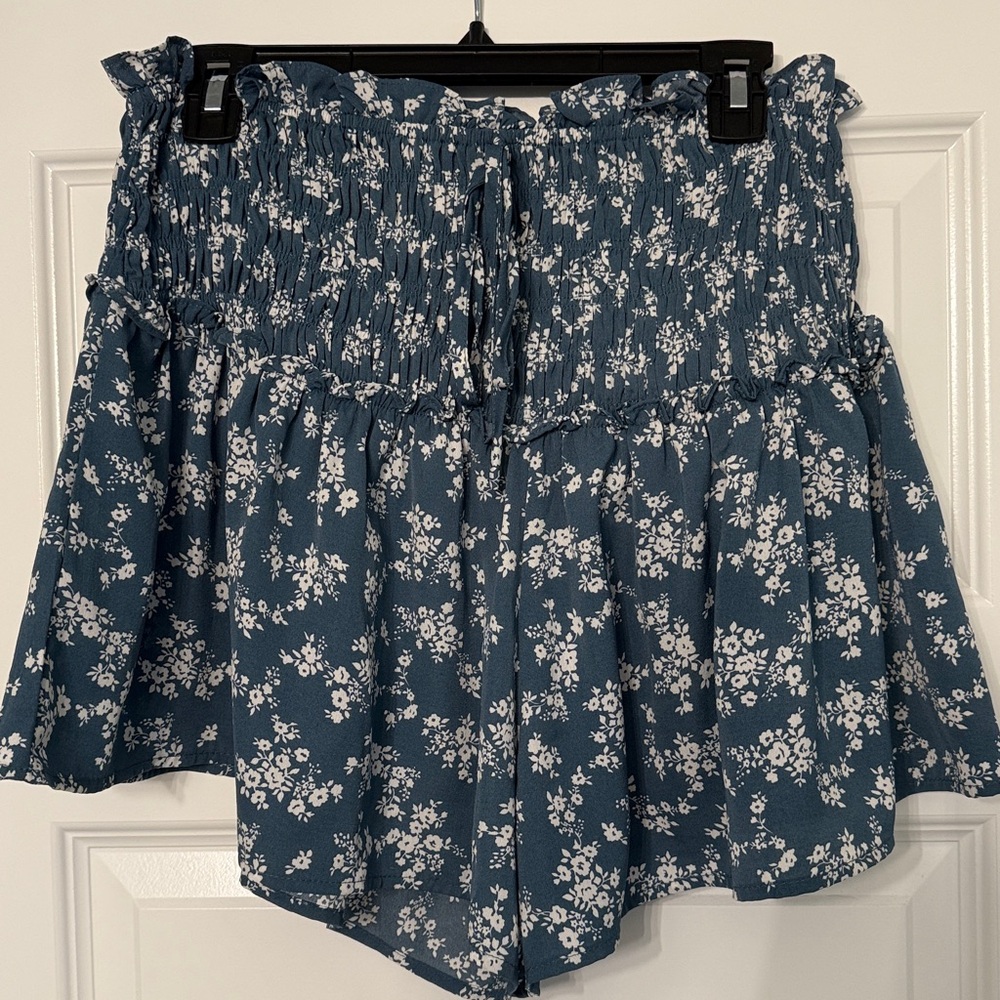 She + Sky Blue and White Patterned Short